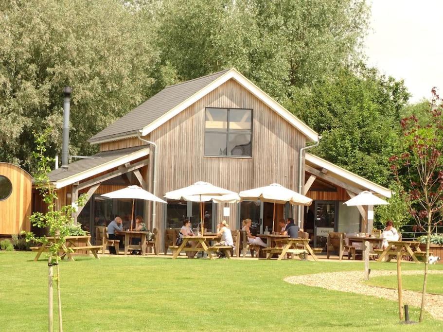 Castleford Cottage , Lowermill Estate Somerford Keynes Esterno foto